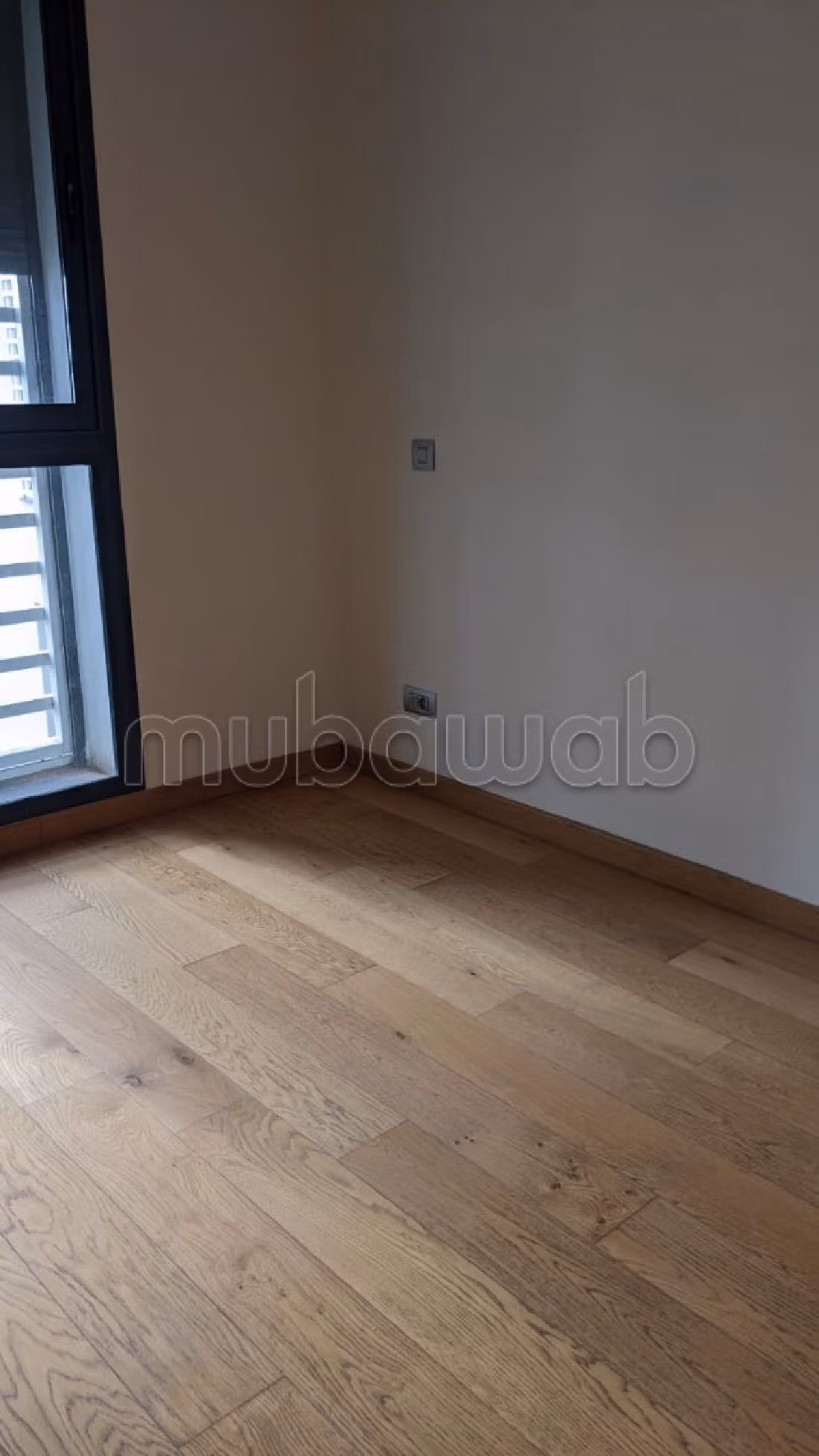 Joli appartement vide à casa finance city