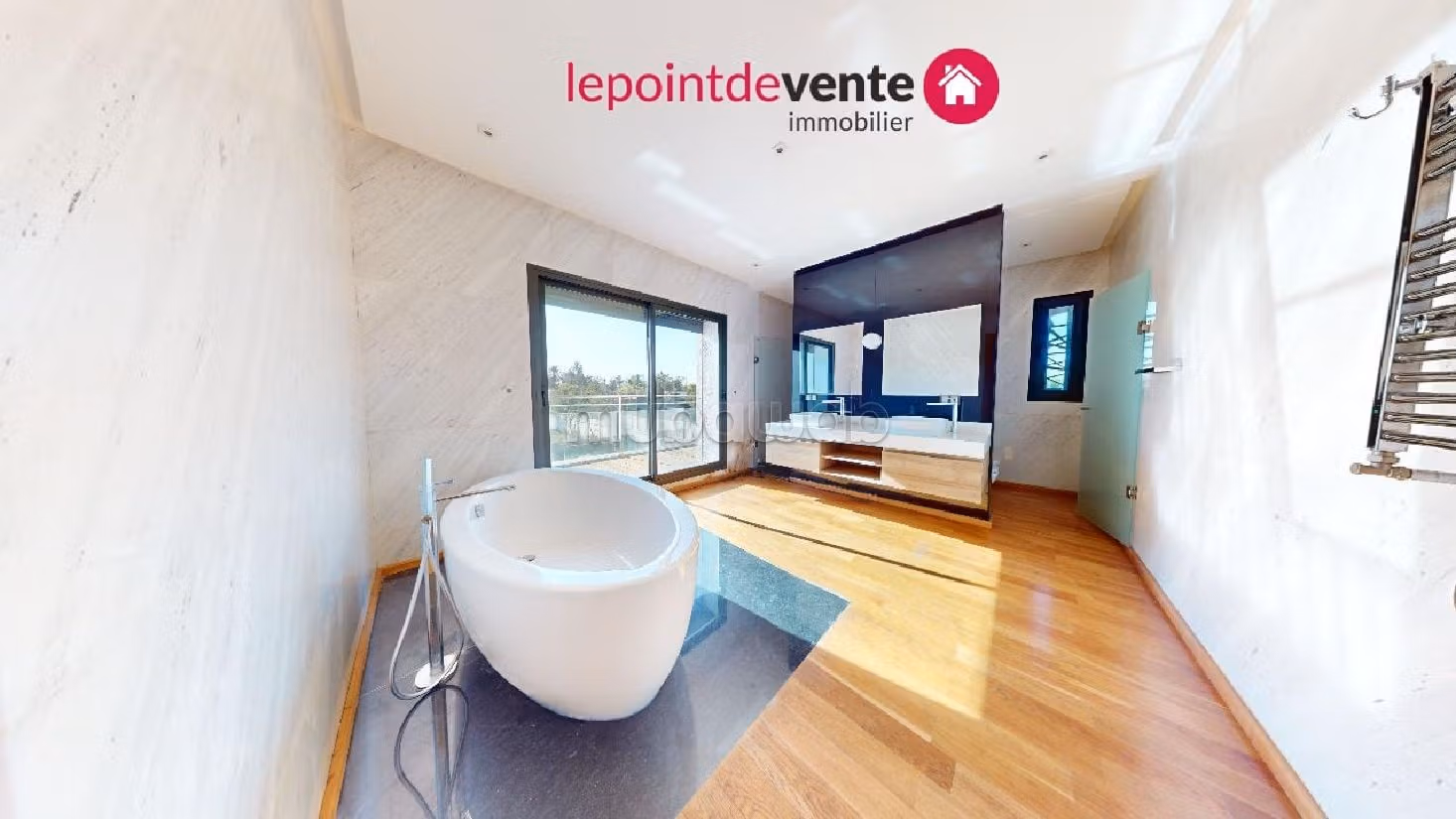 Luxury villa for rent in Souissi. 6 lovely rooms. Robust door, Traditional living room