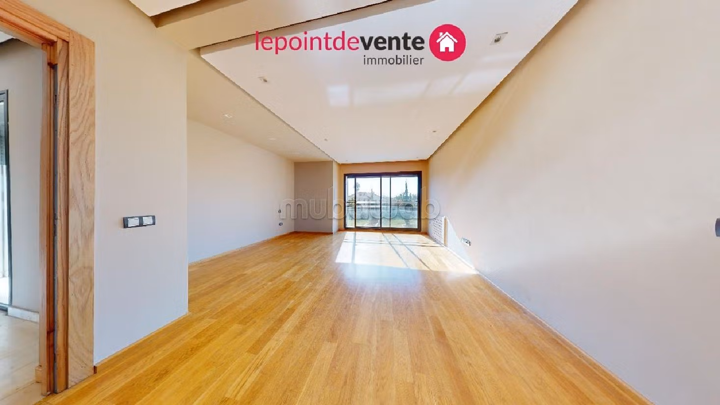 Luxury villa for rent in Souissi. 6 lovely rooms. Robust door, Traditional living room