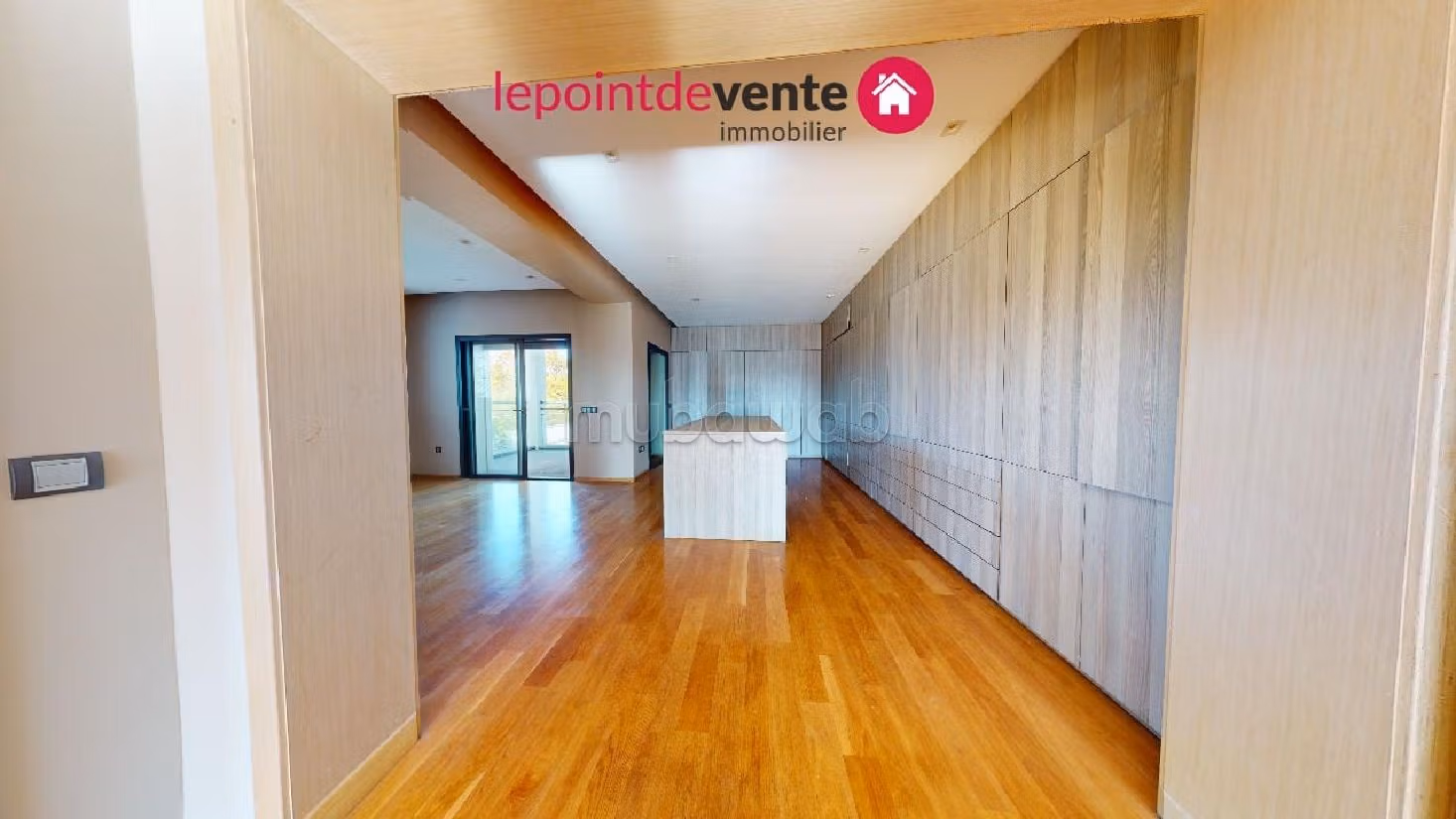 Luxury villa for rent in Souissi. 6 lovely rooms. Robust door, Traditional living room