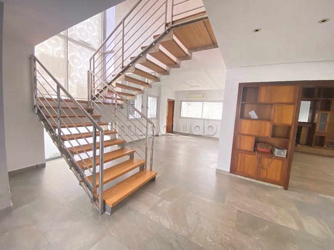 Luxury villa for rent in Agdal. 3 rooms. All comforts with fireplace and air conditioning.