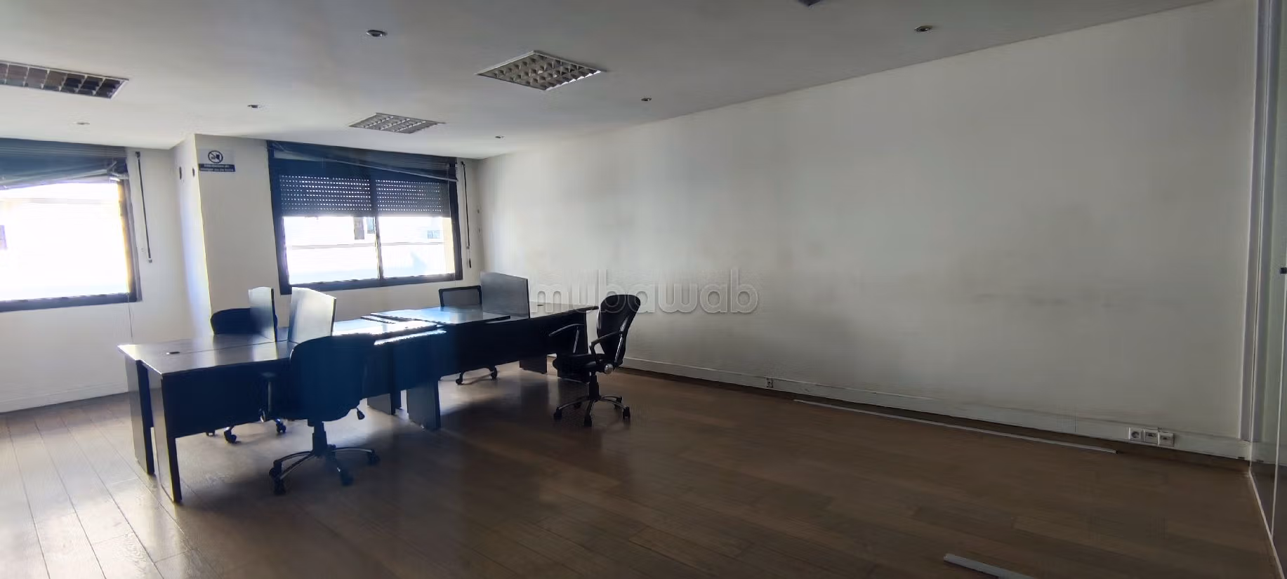 Offices for rent in Anfa. Total area 130 m². Reinforced door and central heating