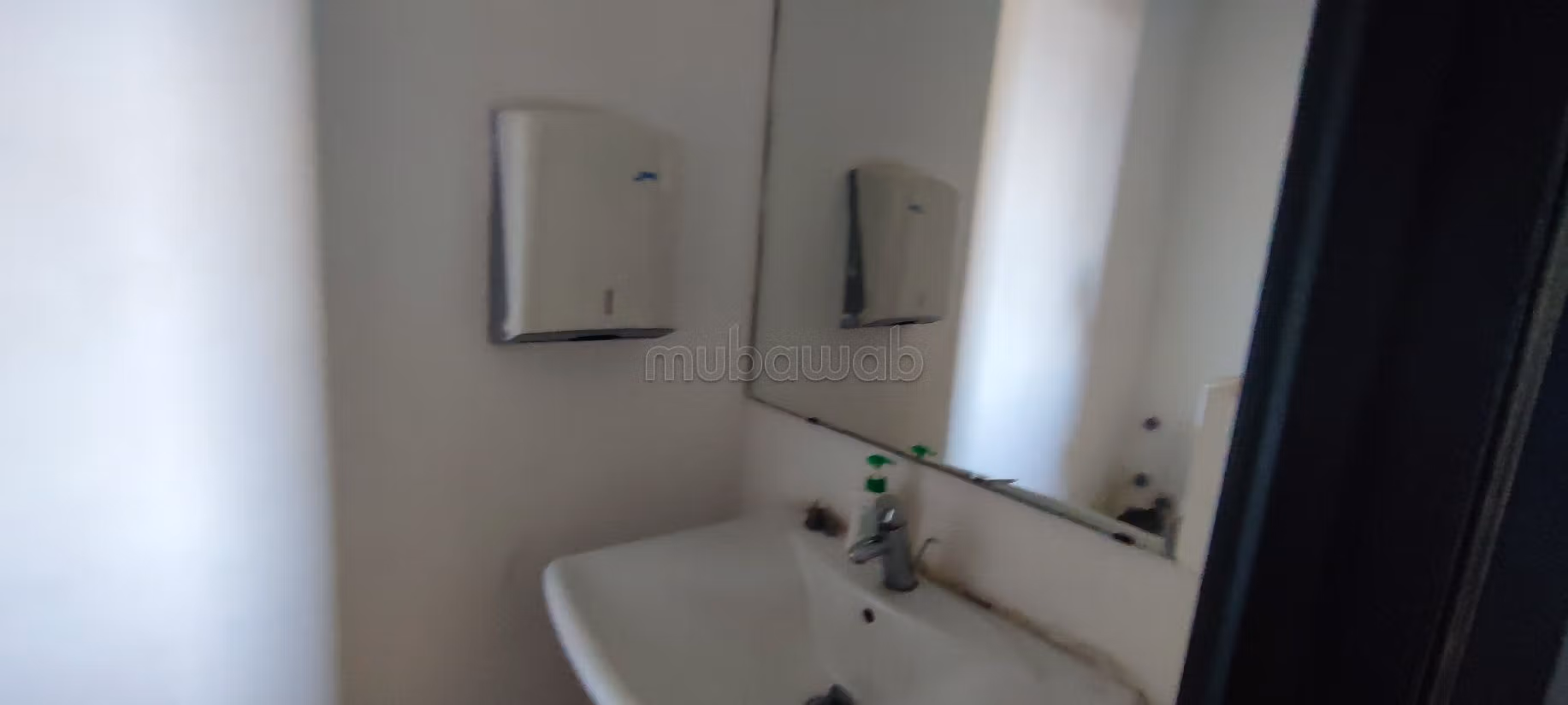 Offices for rent in Anfa. Total area 130 m². Reinforced door and central heating