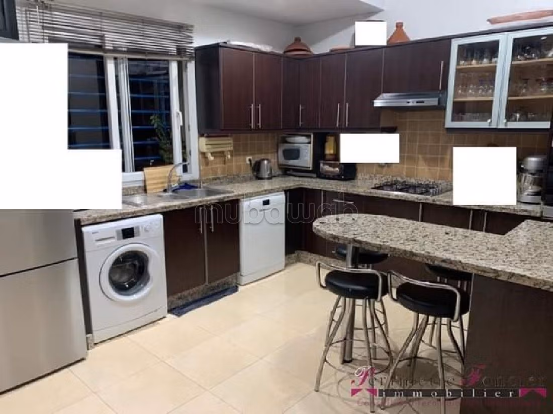 شقة جميلة للبيع بحي كاليفورنيا. 7 قطع. صالون مغربي تقليدي ، إقامة آمنة. 