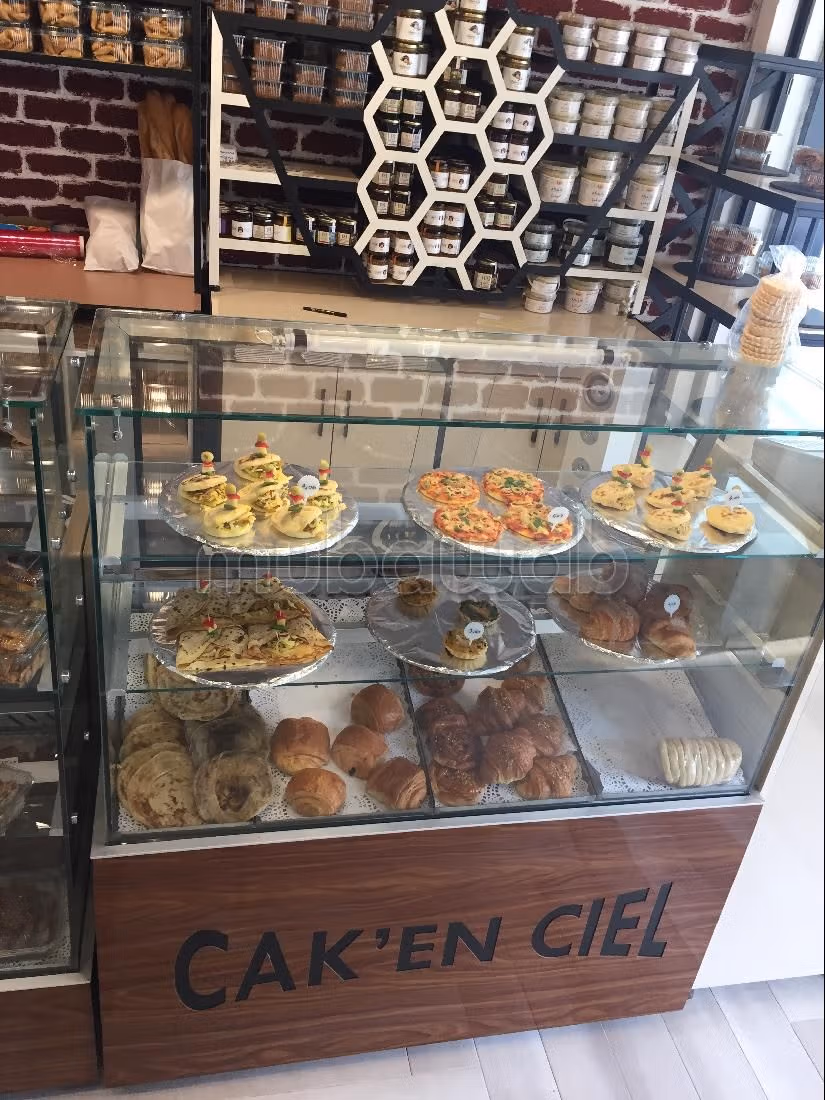 مكاتب ومحلات للبيع بالنواصر. المساحة 42 م². جو مكيف. 