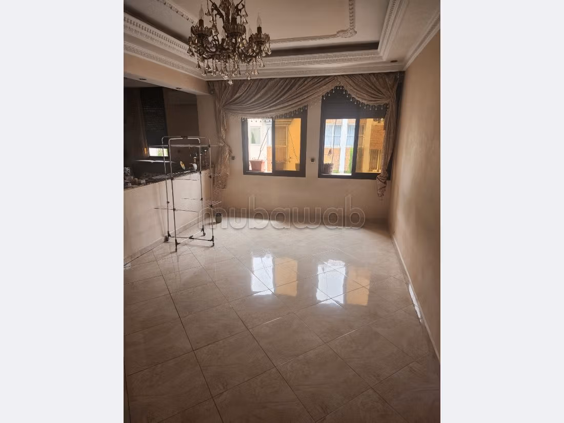 شقة للبيع ب برنوصي. 6 قطع كبيرة. حديقة