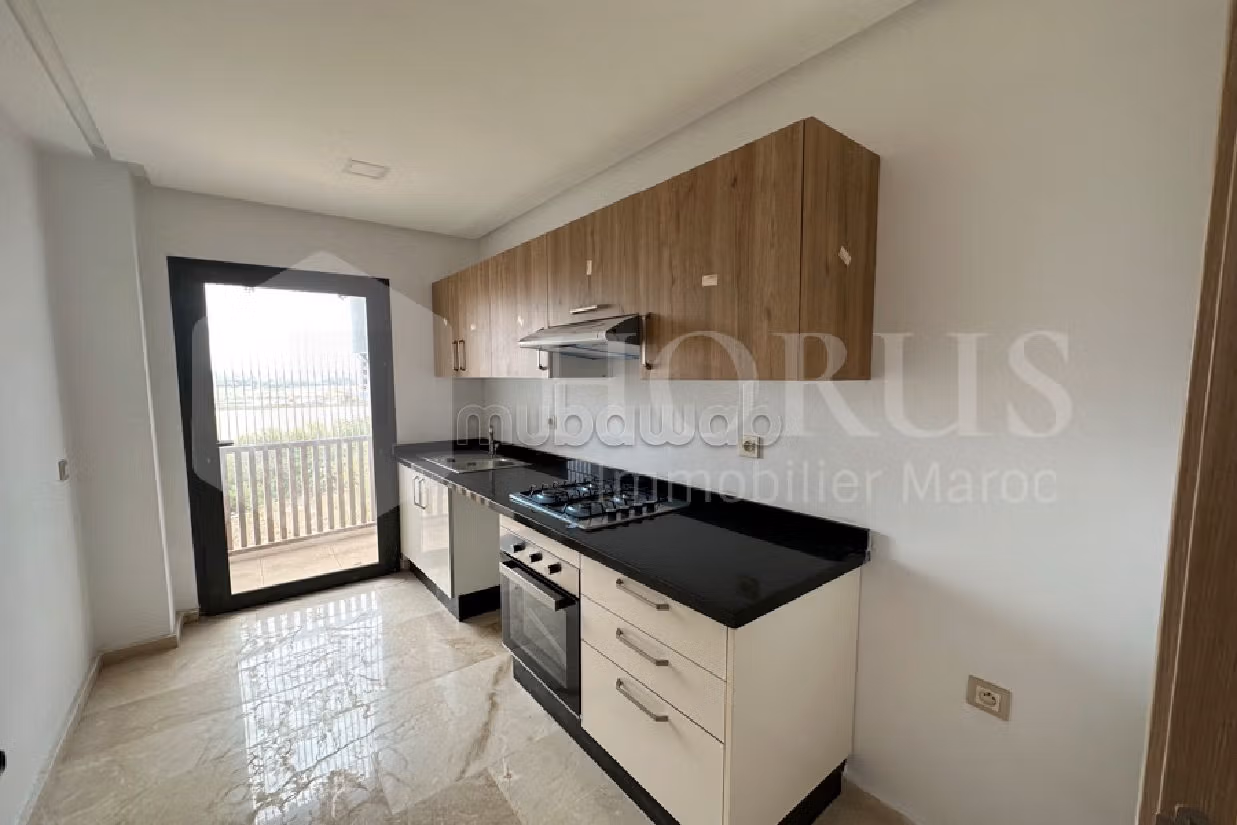 Piso en venta. 3 dormitorios. Espacios verdes y ascensor. 