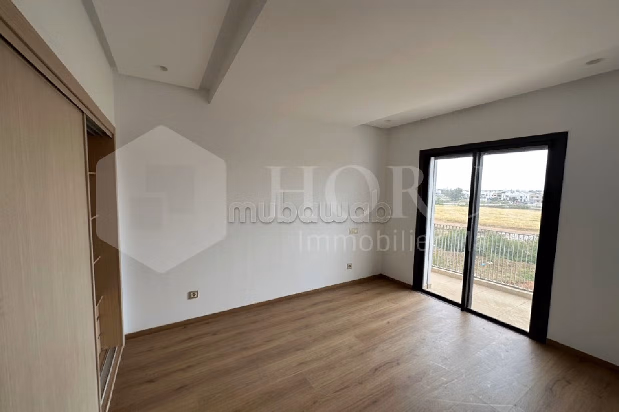 Piso en venta. 3 dormitorios. Espacios verdes y ascensor. 