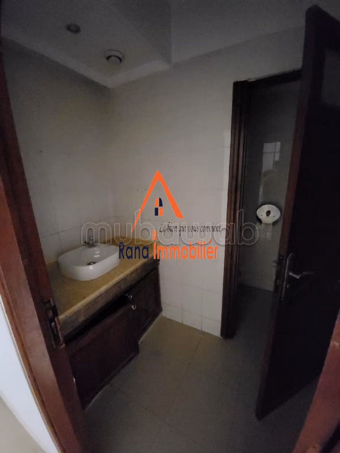 Kantoorruimte huren in Agdal. Oppervlakte 240 m². Met airconditioning. 