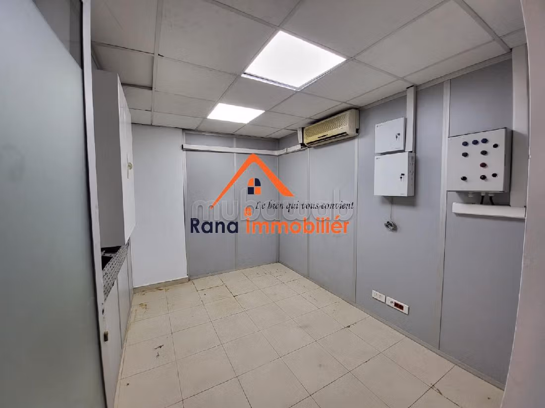 Kantoorruimte huren in Agdal. Oppervlakte 240 m². Met airconditioning. 