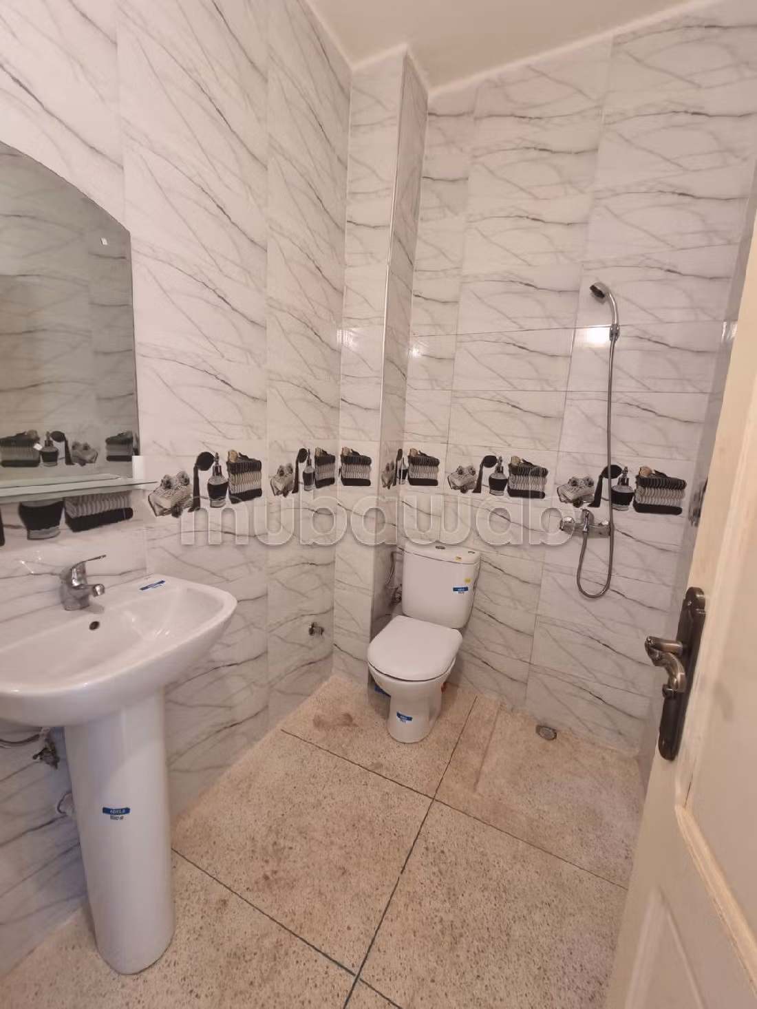 Apartment to purchase. 4 large rooms. Thermal insulation and soundproofing, Secured door. 