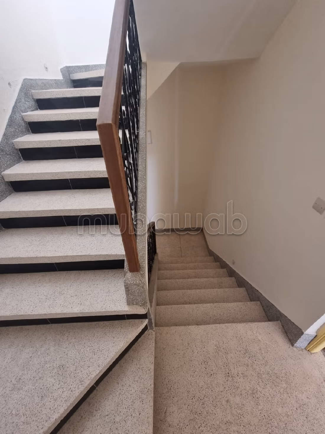 Apartment to purchase. 4 large rooms. Thermal insulation and soundproofing, Secured door. 