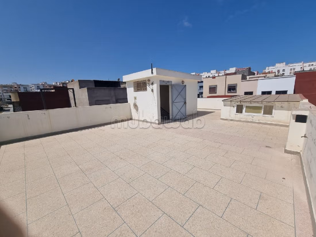 Apartment to purchase. 4 large rooms. Thermal insulation and soundproofing, Secured door. 