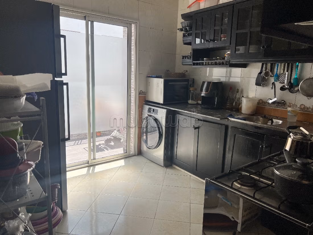 Location d'un appartement en Centre. Surface totale 80 m². Meublé