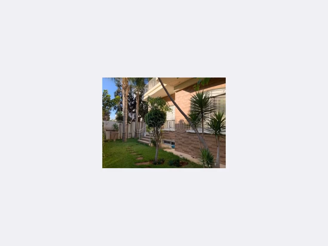 Te koop: villa's en luxe woningen in Sidi Maarouf. 7 Ruimtes. Garage en terras