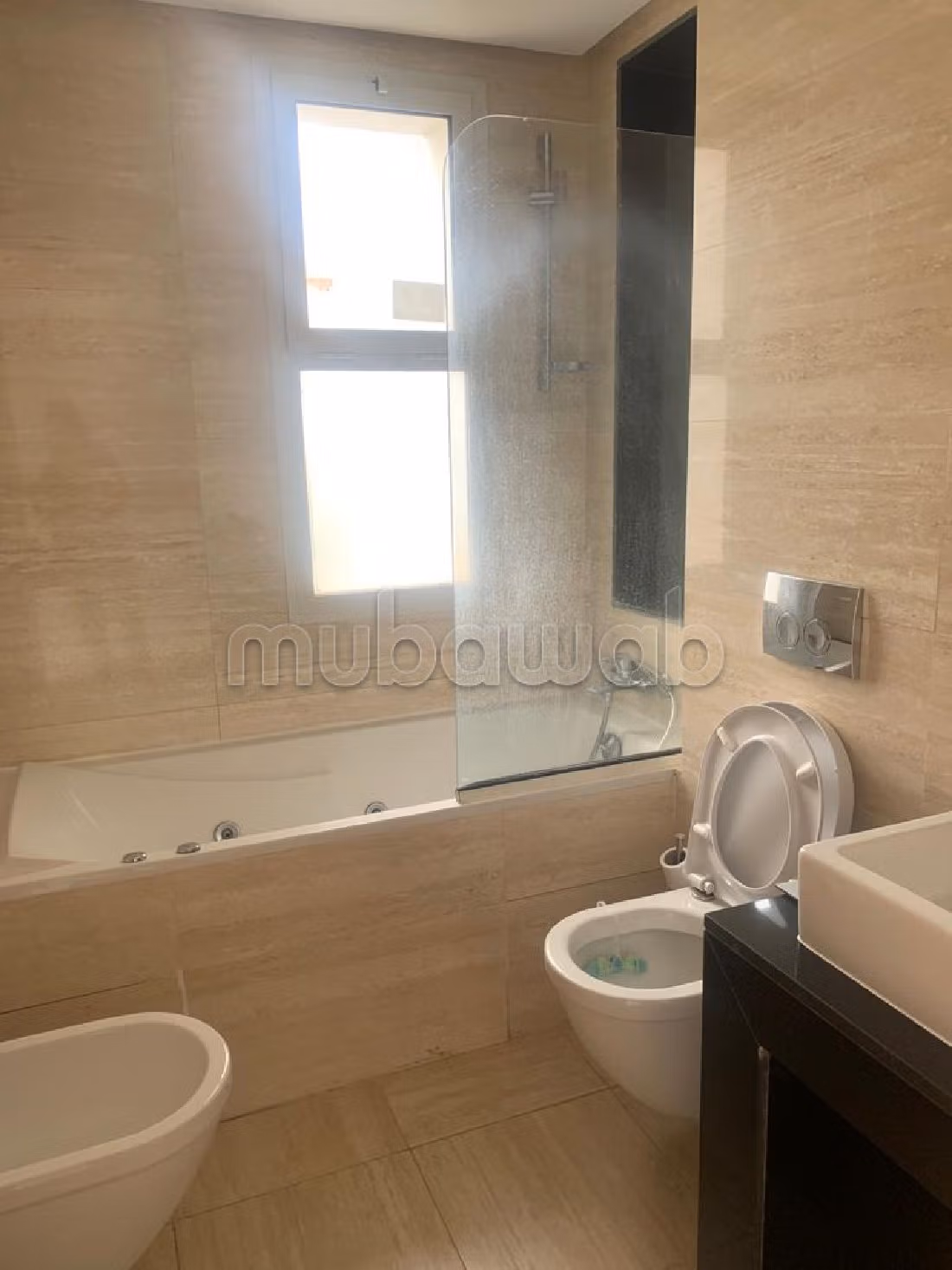 Very nice apartment for rent. Dimension 120 m². Furnished. 