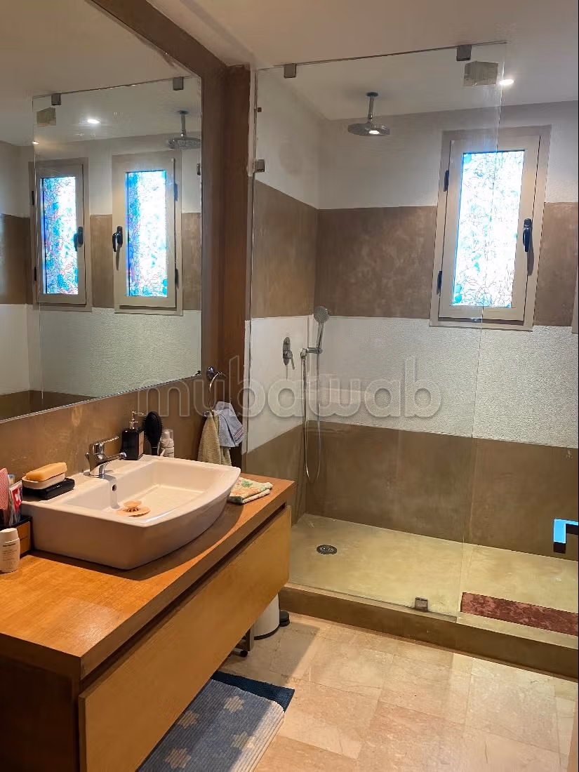 Appartementen kopen. Oppervlakte 114 m². Beveiligingssysteem en satellietschotel