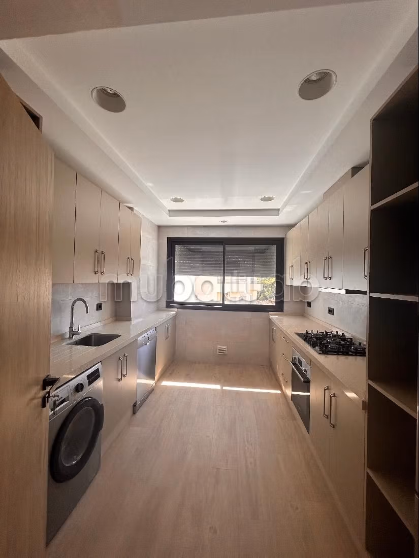 Joli appartement de 3 chambres en location