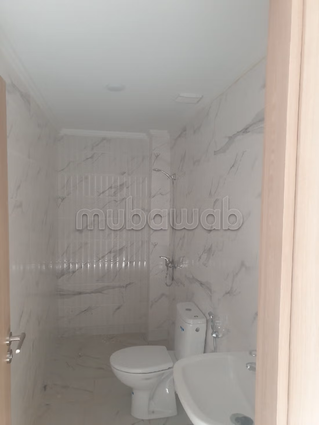 Te koop: villa's en luxe woningen in Hay Al Kamal. Oppervlakte 300 m². Garage en terras