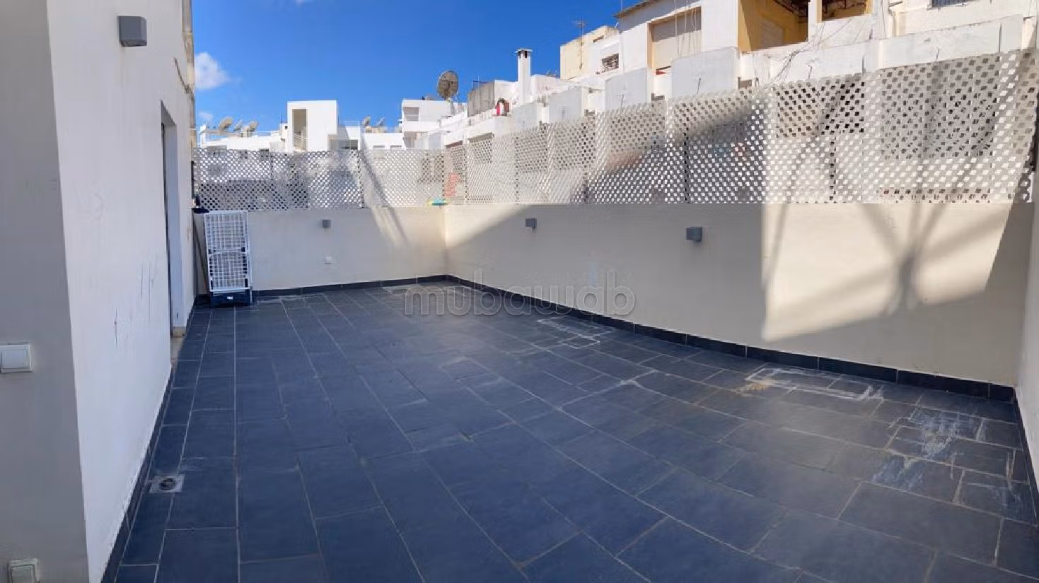 Apartment to purchase in Racine. Area 198 m². Carpark and elevator. 