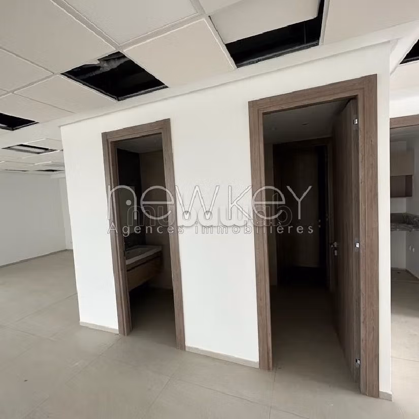 Etage de bureaux de 850m² à louer aux Berges du Lac