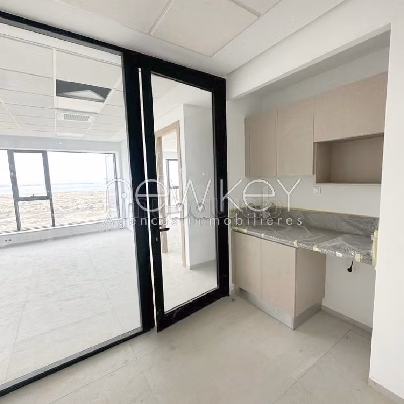 Etage de bureaux de 850m² à louer aux Berges du Lac