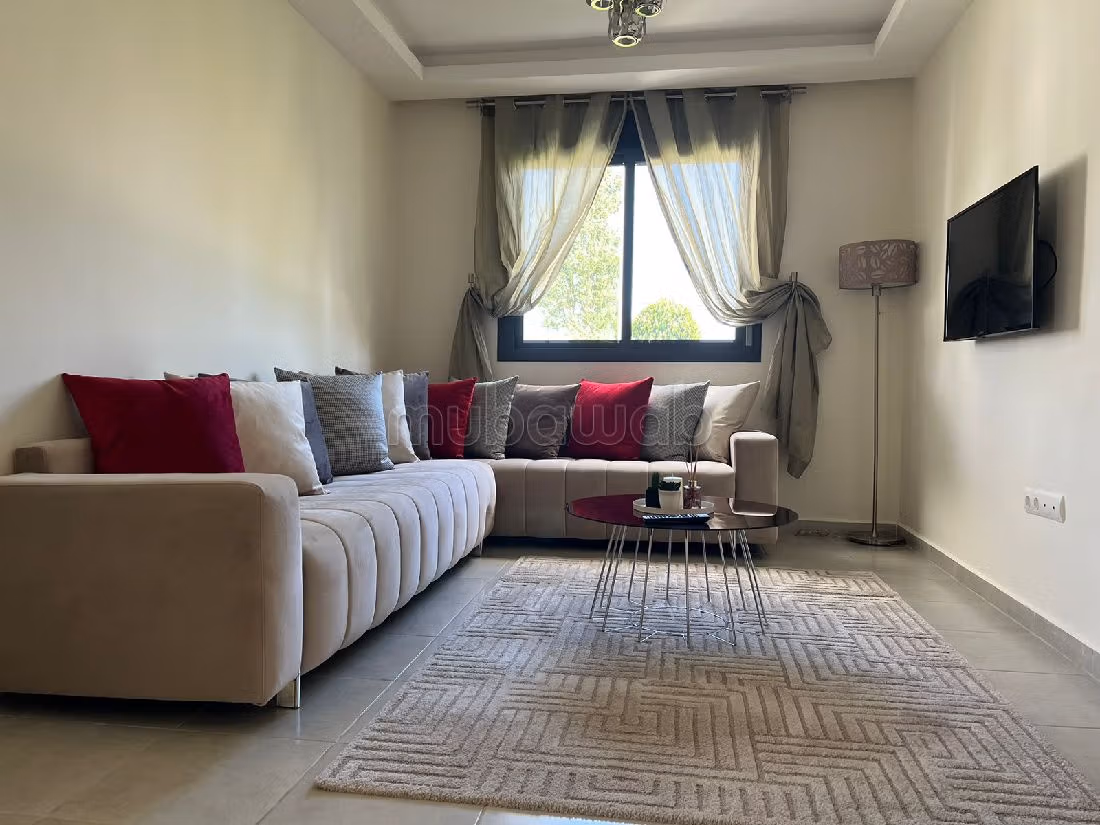 شقة جميلة للبيع ب بوخالف. المساحة 54 م². بيئة هادئة مع إطلالة على الجبل ، باب آمن. 