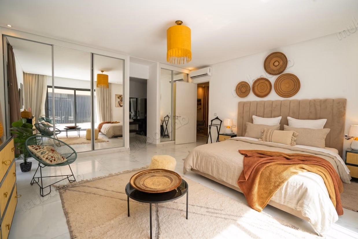 Top emplacement: grande Villa à louer meublée, 6 Ch, proche Morocco mall