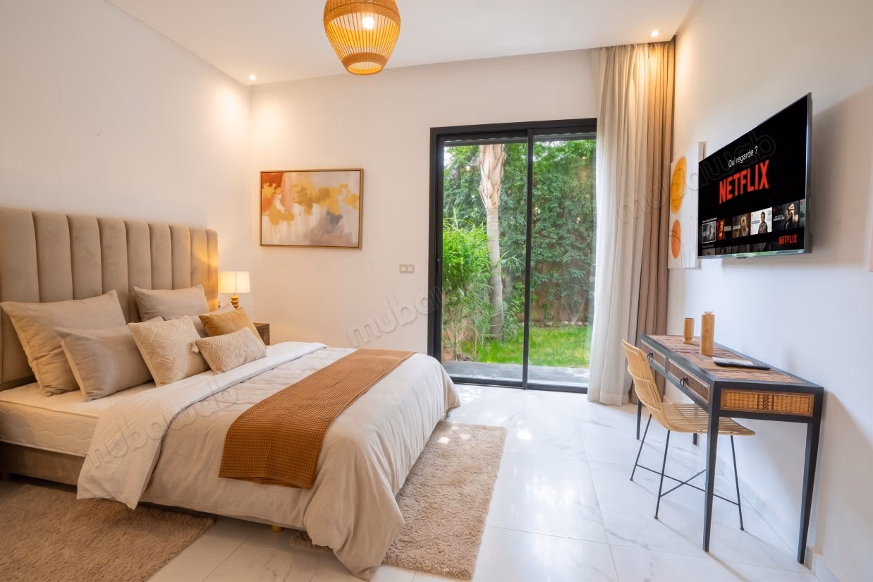 Top emplacement: grande Villa à louer meublée, 6 Ch, proche Morocco mall