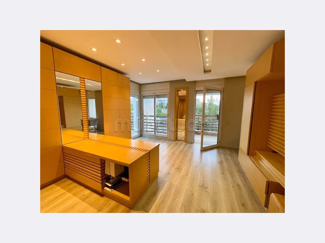 Esplendida villa en venta. 3 bonitas habitaciones. Salón con decoración marroquí, sistema de parábola general. 