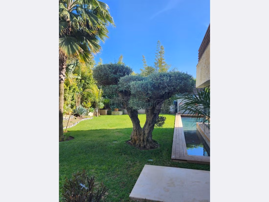 Esplendida villa en venta. 3 bonitas habitaciones. Salón con decoración marroquí, sistema de parábola general. 