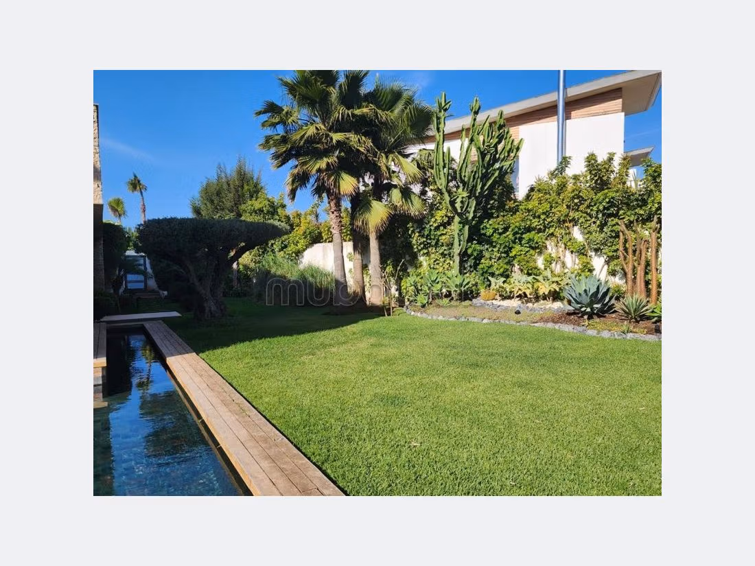 Esplendida villa en venta. 3 bonitas habitaciones. Salón con decoración marroquí, sistema de parábola general. 