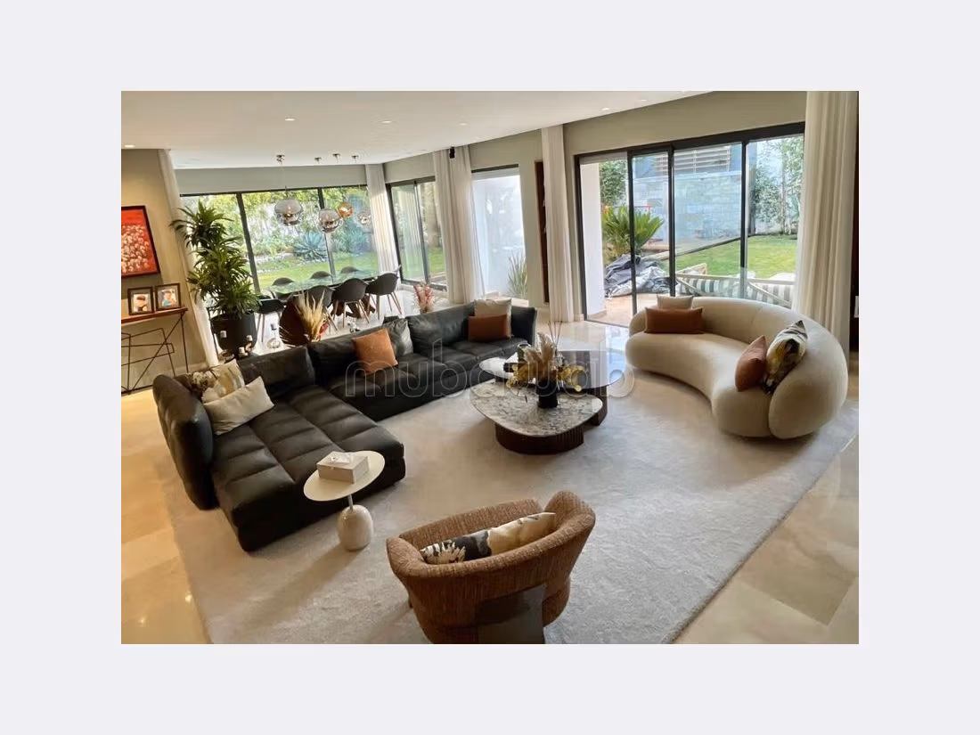 Esplendida villa en venta. 3 bonitas habitaciones. Salón con decoración marroquí, sistema de parábola general. 