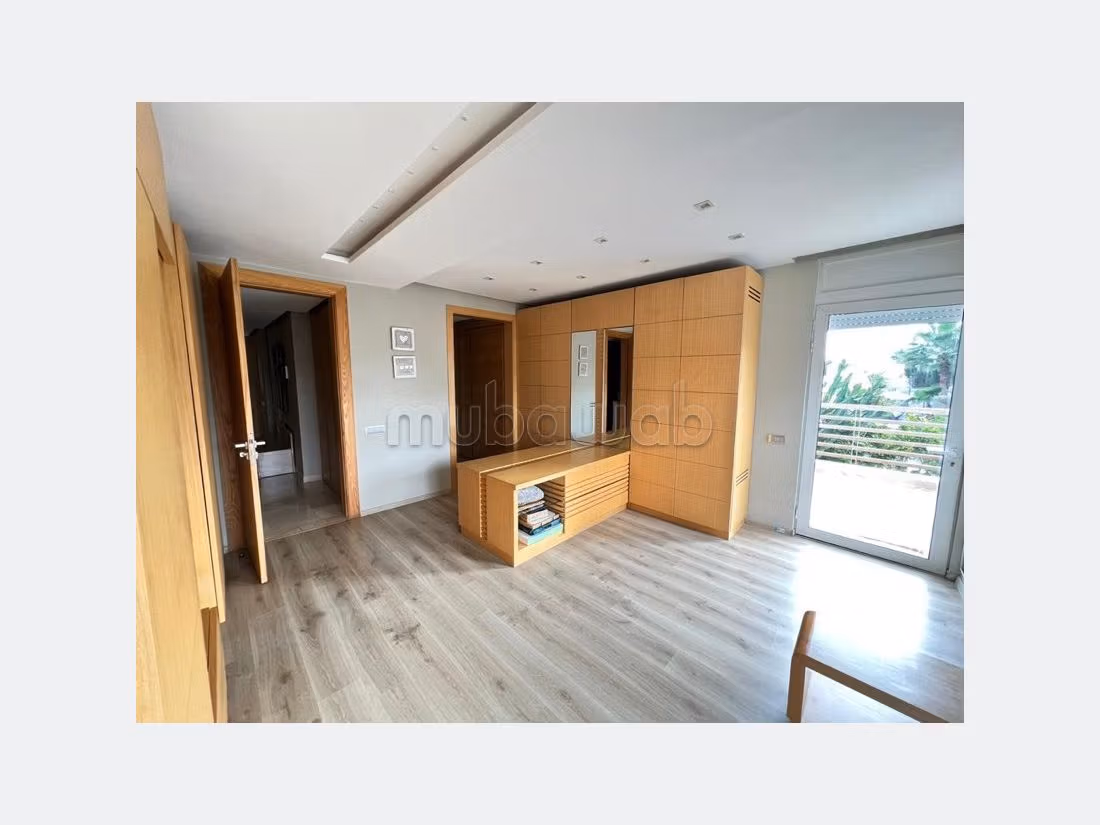 Esplendida villa en venta. 3 bonitas habitaciones. Salón con decoración marroquí, sistema de parábola general. 