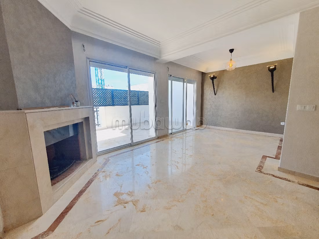 Flat for rent in Racine. Dimension 140 m². Dressing room. 