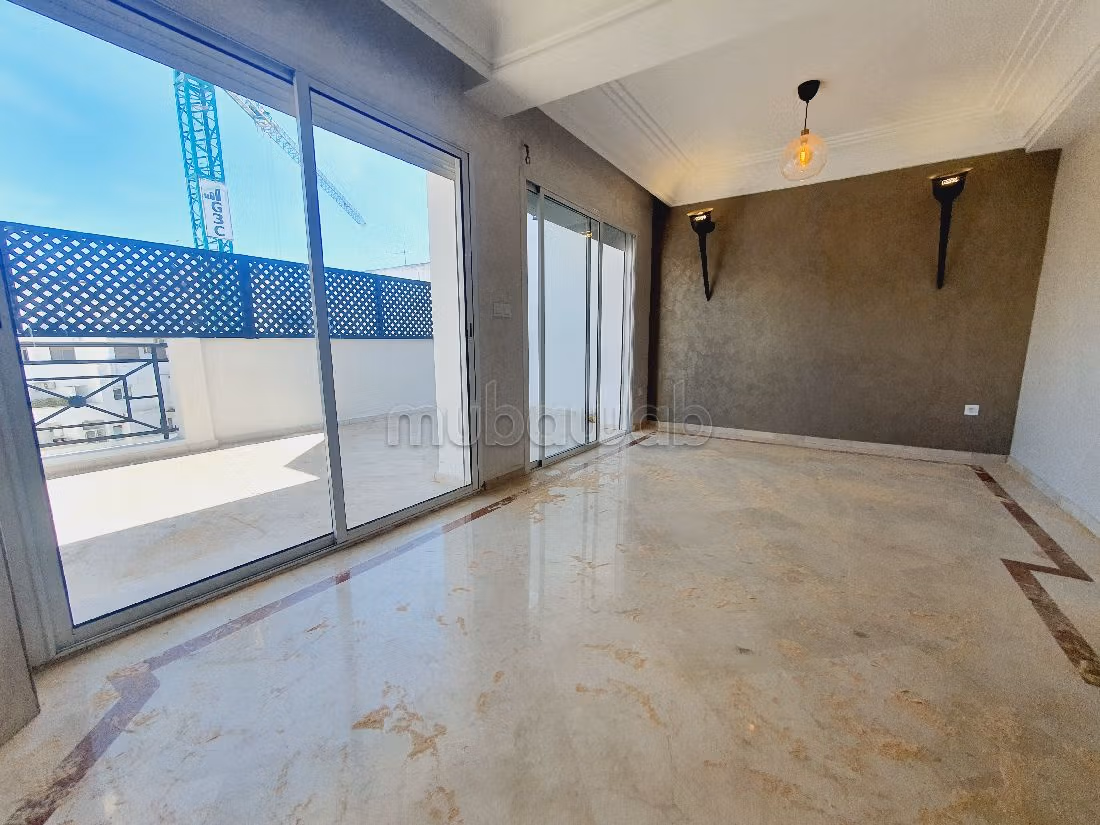 Flat for rent in Racine. Dimension 140 m². Dressing room. 