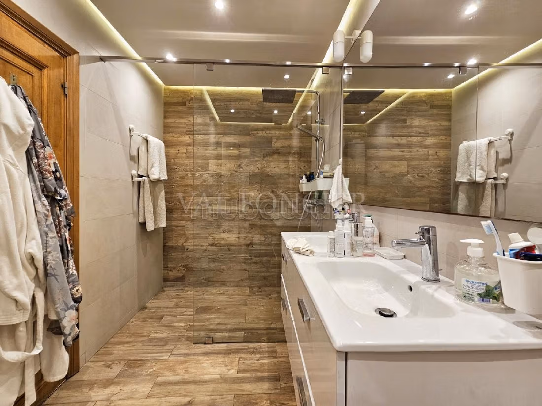 Location exceptionnel appartement 3chambres avec Rooftop et vue sur mer à Ain Diab