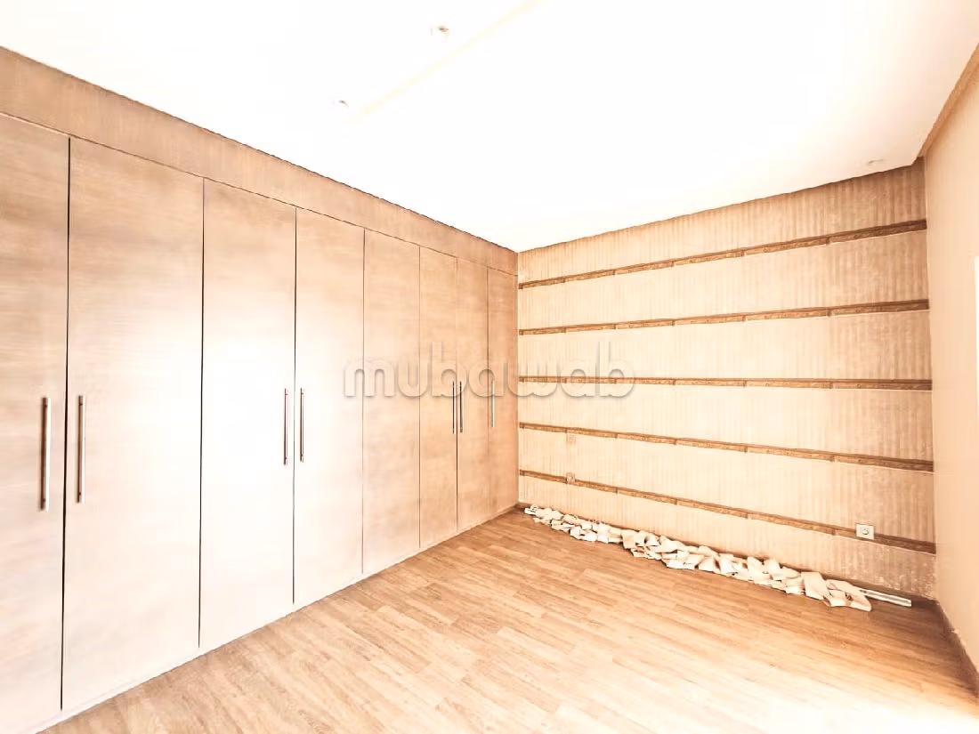 فيلا ممتازة للبيع بدار بوعزة. المساحة الكلية 420 م². مسبح ، مكيف هواء