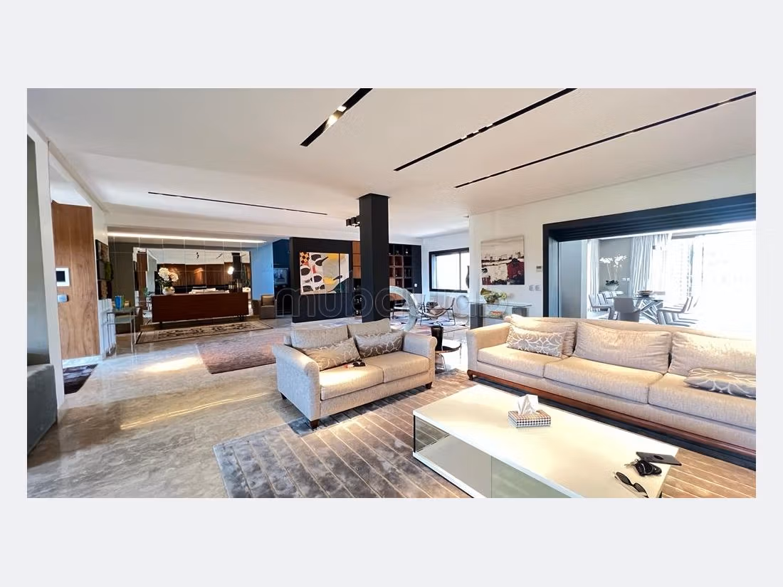Luxury villa for sale in Souissi. 8 large living areas. Satellite dish and Reinforced door. 