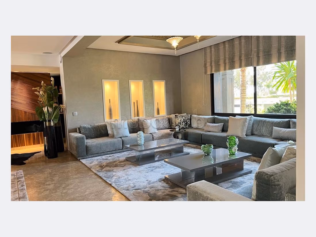 Luxury villa for sale in Souissi. 8 large living areas. Satellite dish and Reinforced door. 