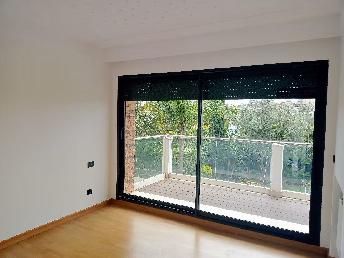 Koopappartementen in Ville Verte. Oppervlakte 170 m². Lift en terras