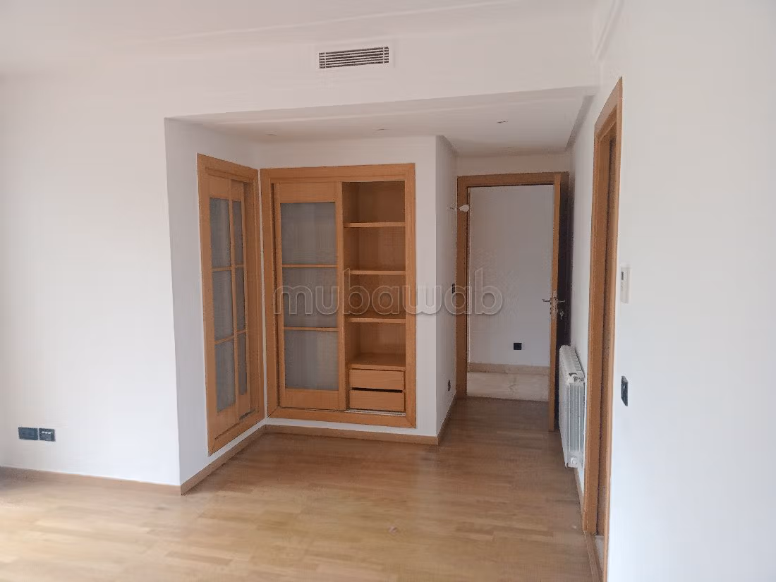 Koopappartementen in Ville Verte. Oppervlakte 170 m². Lift en terras