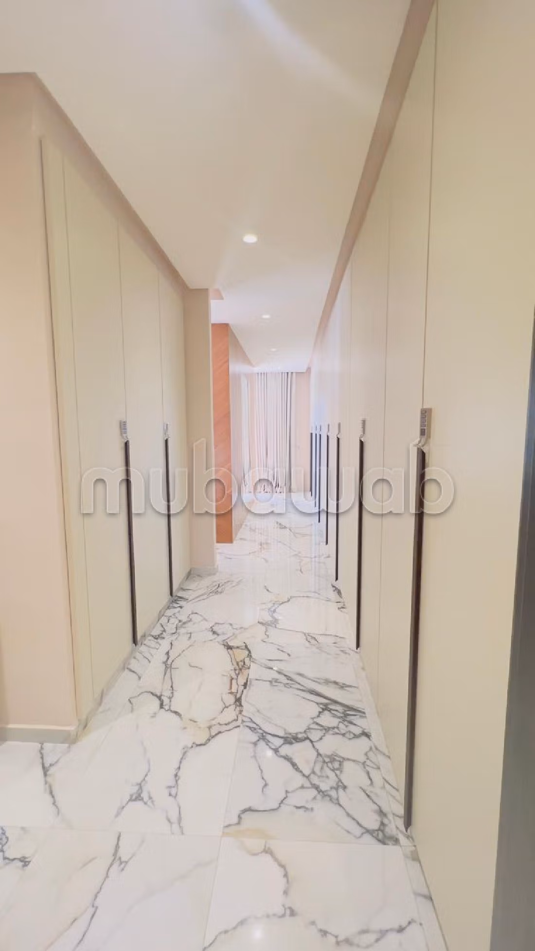 فيلا رائعة للايجار بالسويسي. المساحة الإجمالية 2000 م². مفروشة. 