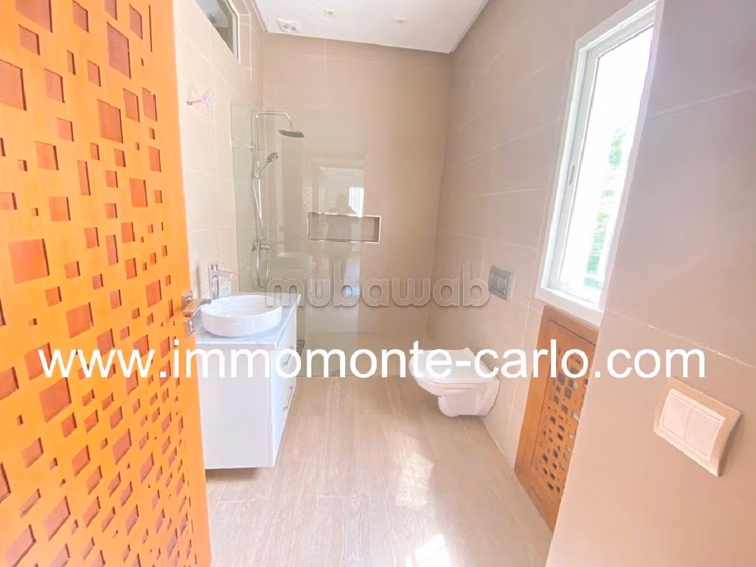 Straordinaria casa di lusso in affitto a Agdal. 6 locali. Riscaldamento e porta blindata. 