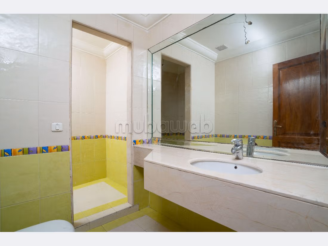 Vendita di uno splendido appartamento a Hay Haddaouia. 2 camere. Posto auto e ascensore