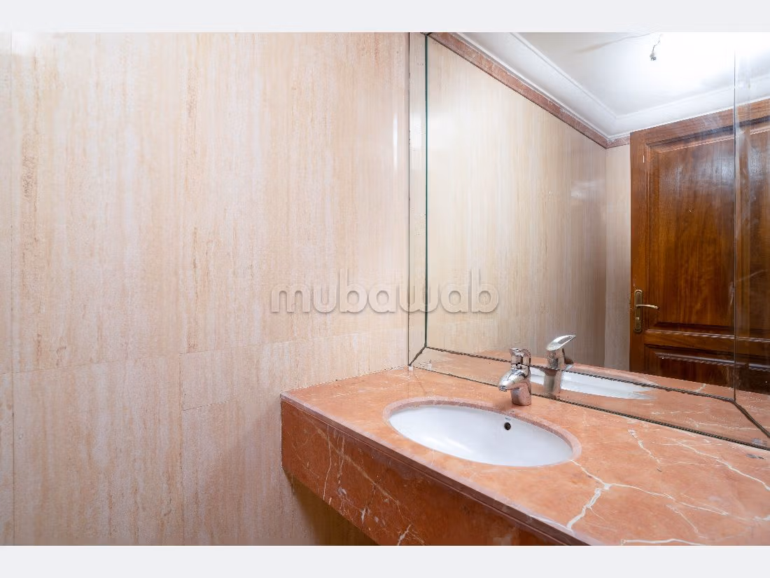 Vendita di uno splendido appartamento a Hay Haddaouia. 2 camere. Posto auto e ascensore