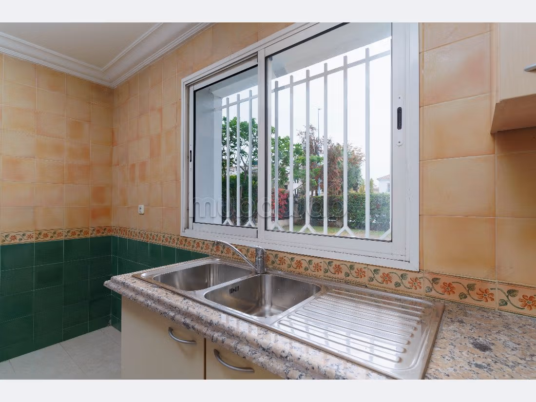 Vendita di uno splendido appartamento a Hay Haddaouia. 2 camere. Posto auto e ascensore