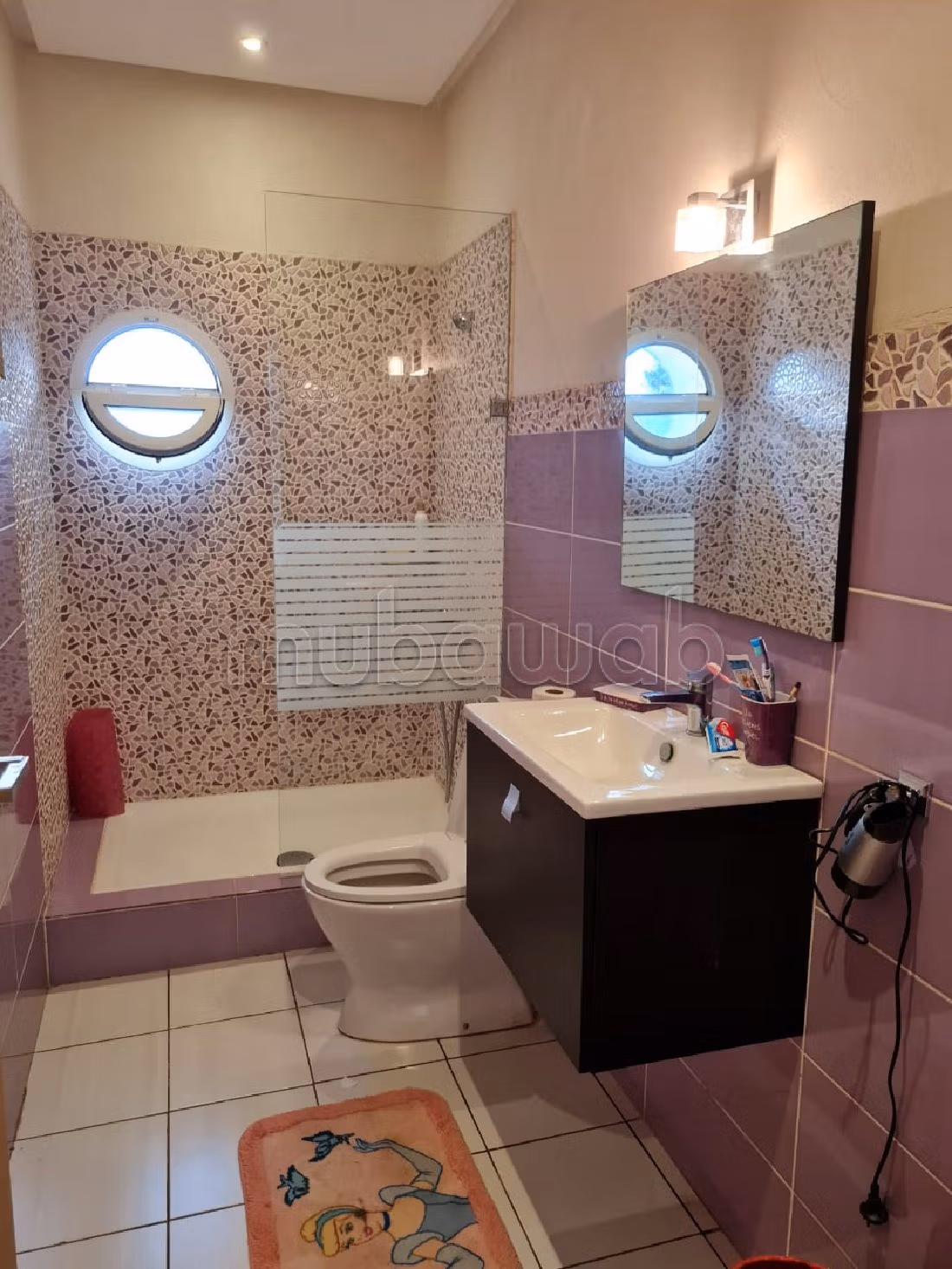 Maestosa villa in affitto. 7 ampi locali. ammobiliato. 