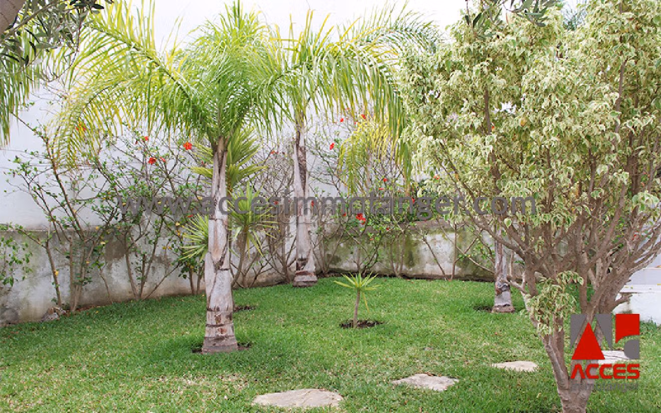 Villa de luxe à vendre avec vue sur mer, piscine