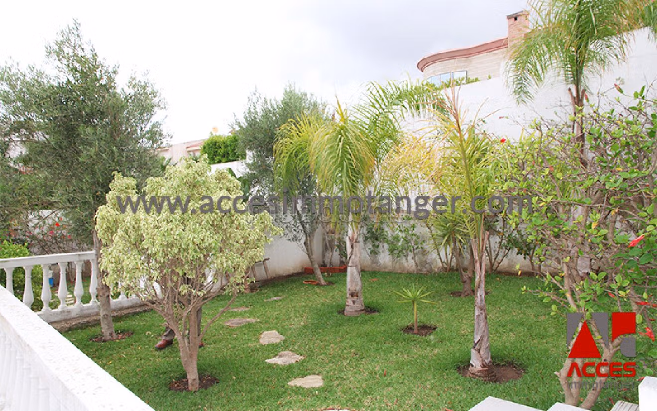 Villa de luxe à vendre avec vue sur mer, piscine